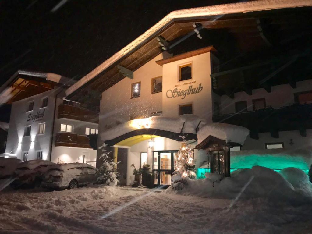 Sieglhub Chalets - Appartements - Hotel Flachau Exteriör bild
