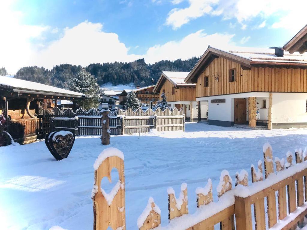 Sieglhub Chalets - Appartements - Hotel Flachau Exteriör bild