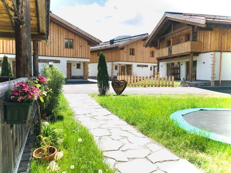 Sieglhub Chalets - Appartements - Hotel Flachau Exteriör bild
