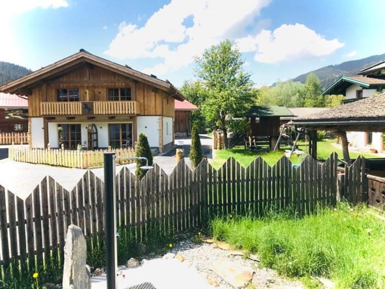 Sieglhub Chalets - Appartements - Hotel Flachau Exteriör bild
